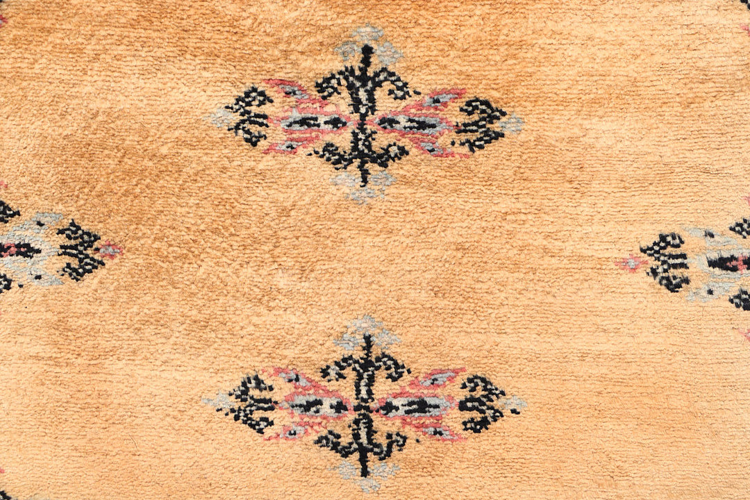 White Pakistani Butterfly Rug 2'7" x 10'4" Hand-Knotted close-up
