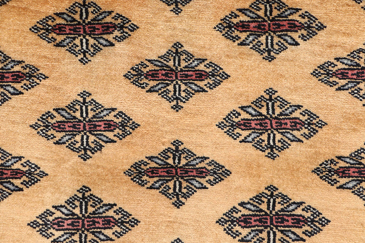 White Pakistani Geometric Rug 2'7" x 10'3" Hand-Knotted close-up
