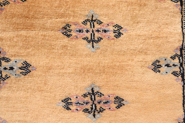 White Pakistani Butterfly Rug 2' 6" x 9' 7" Hand-Knotted close-up