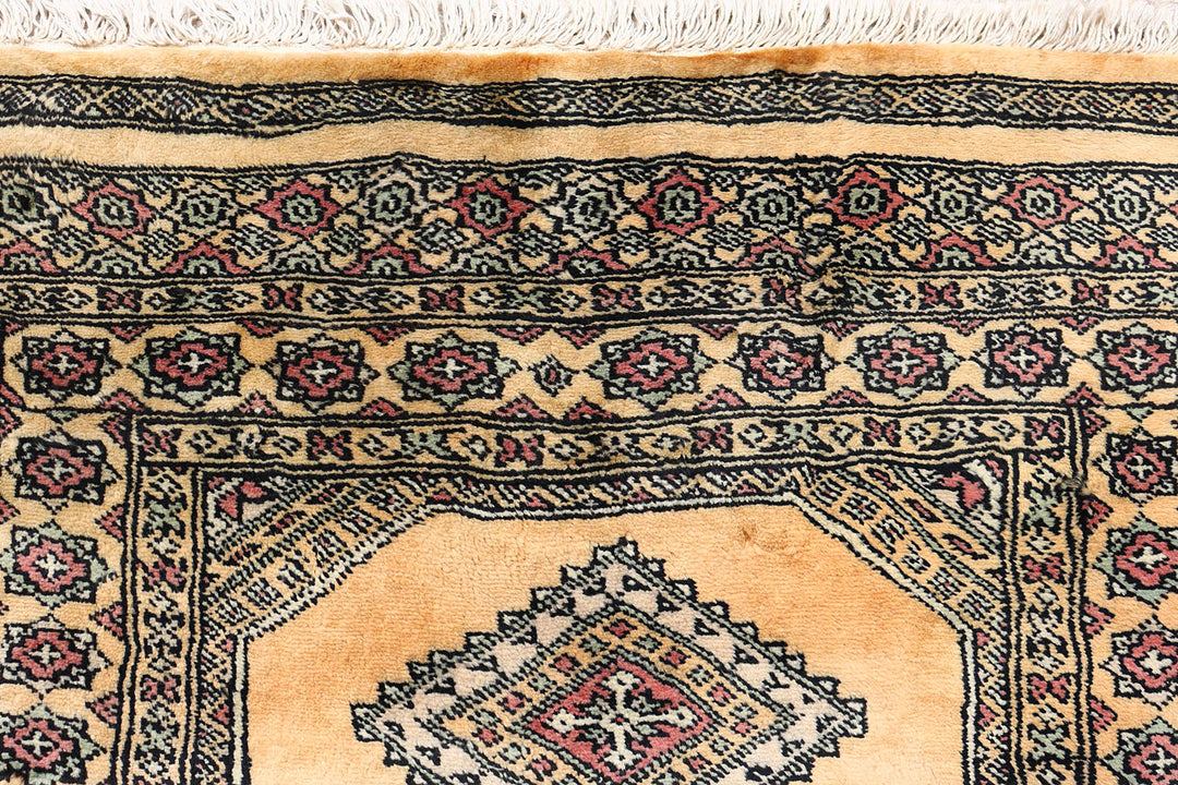 White Pakistani Jaldar Rug 2' 7" x 11' 11" Hand-Knotted view
