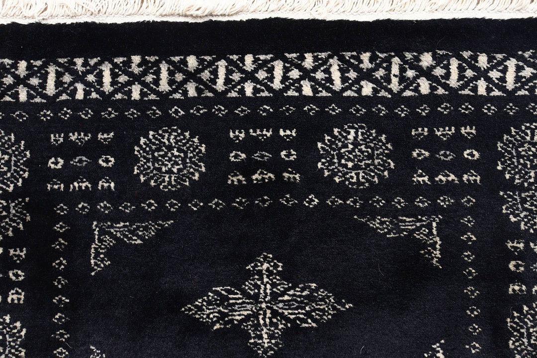 Black Butterfly 2' 7 x 12' 7 - No. 72643