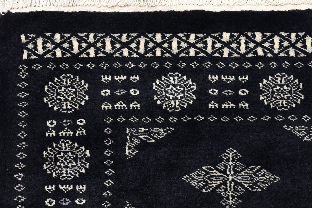 Black Butterfly 2' 7 x 14' 2 - No. 72646