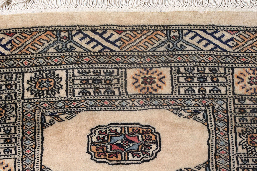 Bisque Bokhara 2' 6 x 9' 9 - No. 72702