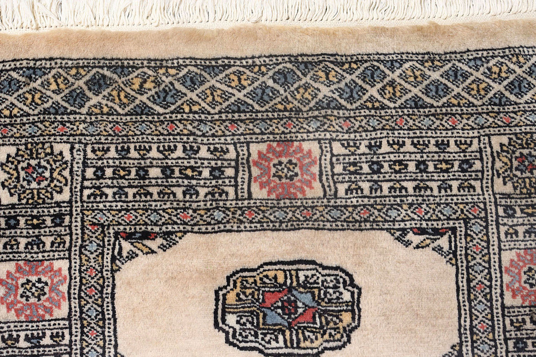 Bisque Bokhara 2' 6 x 10' - No. 72703