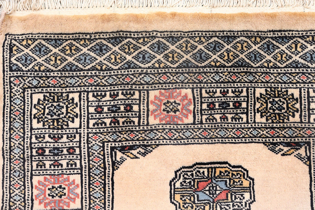 Bisque Bokhara 2' 6 x 10' 4 - No. 72809