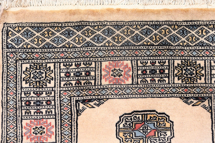 Bisque Bokhara 2' 6 x 10' 4 - No. 72809