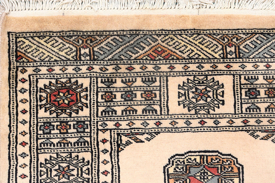 Bisque Bokhara 2' 7 x 10' 4 - No. 72824