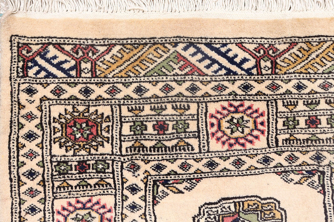 Bisque Bokhara 2' 7 x 10' 4 - No. 72825