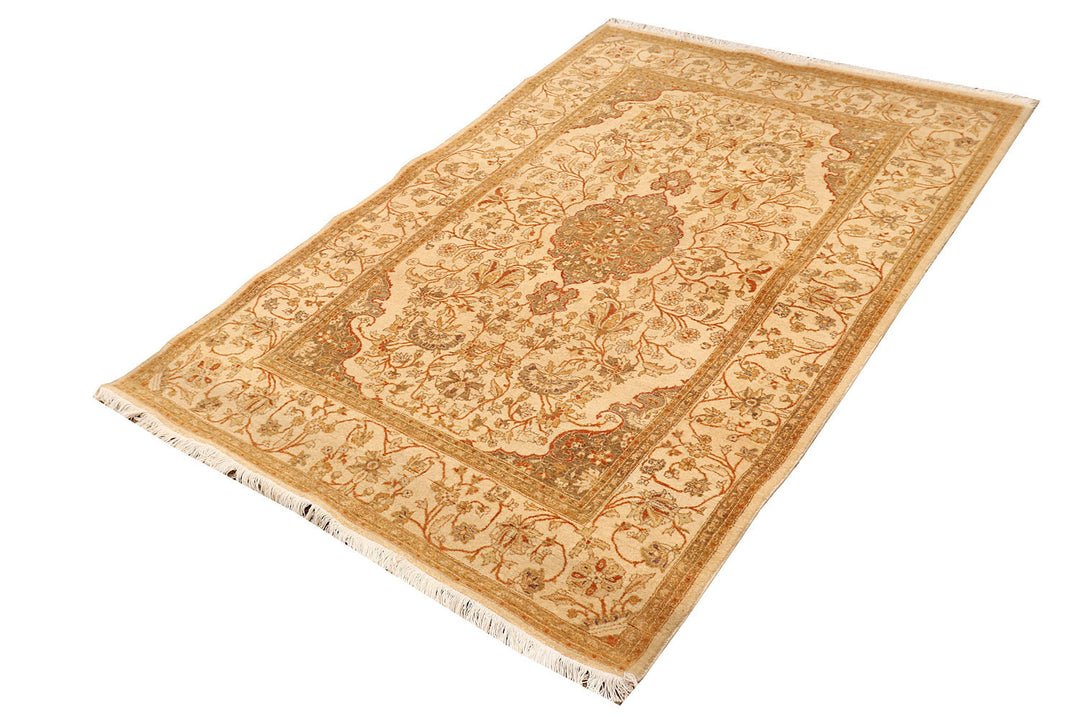 White Afghan Isfahan Rug 4'2" x 6'1" Hand-Knotted border