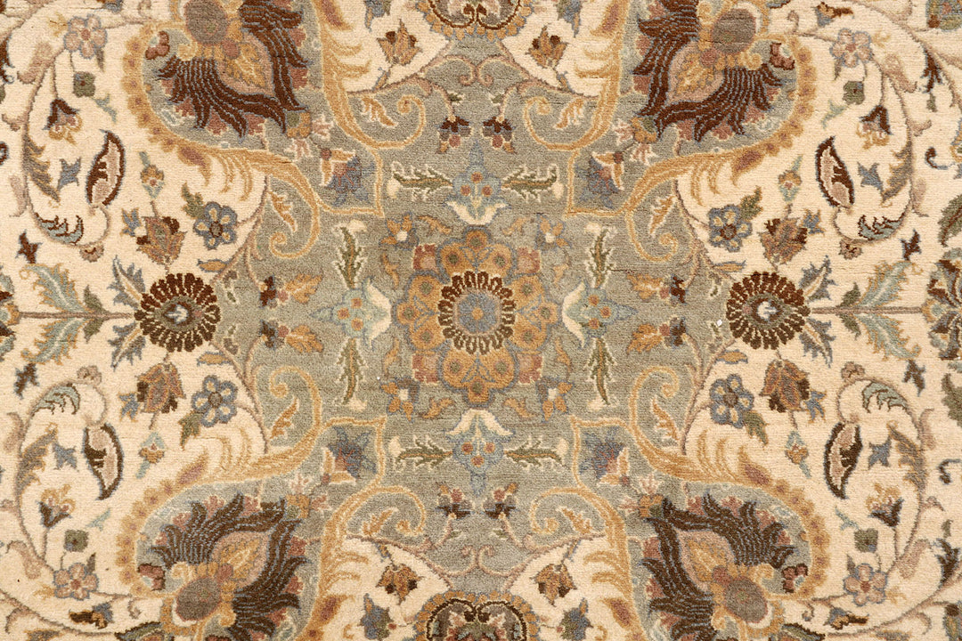 Navajo White Kirman 9'  1" x 12'  4" - No. QA90621