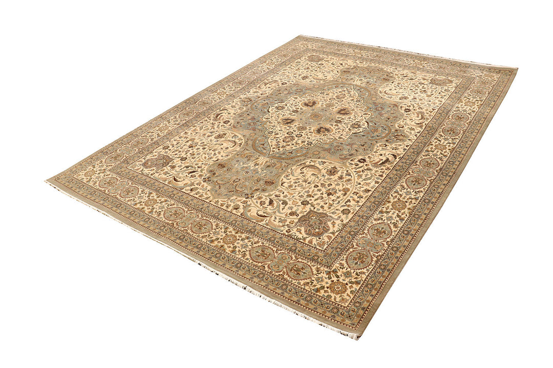 Navajo White Kirman 9'  1" x 12'  4" - No. QA90621