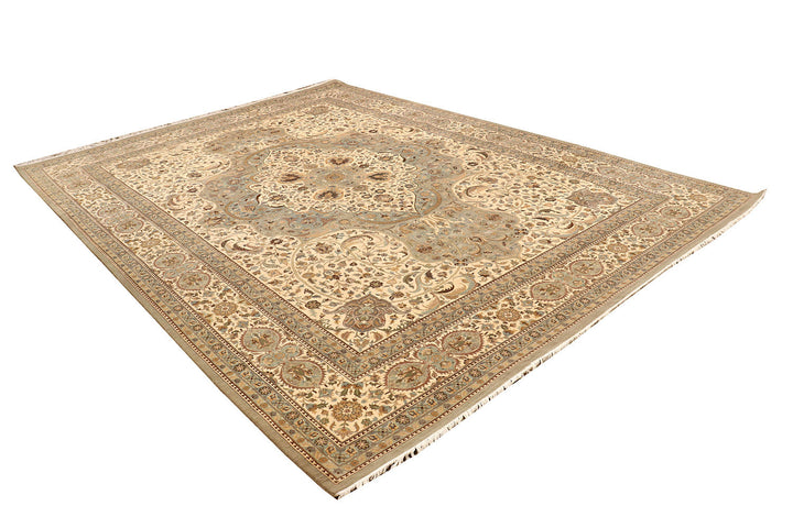 Navajo White Kirman 9'  1" x 12'  4" - No. QA90621