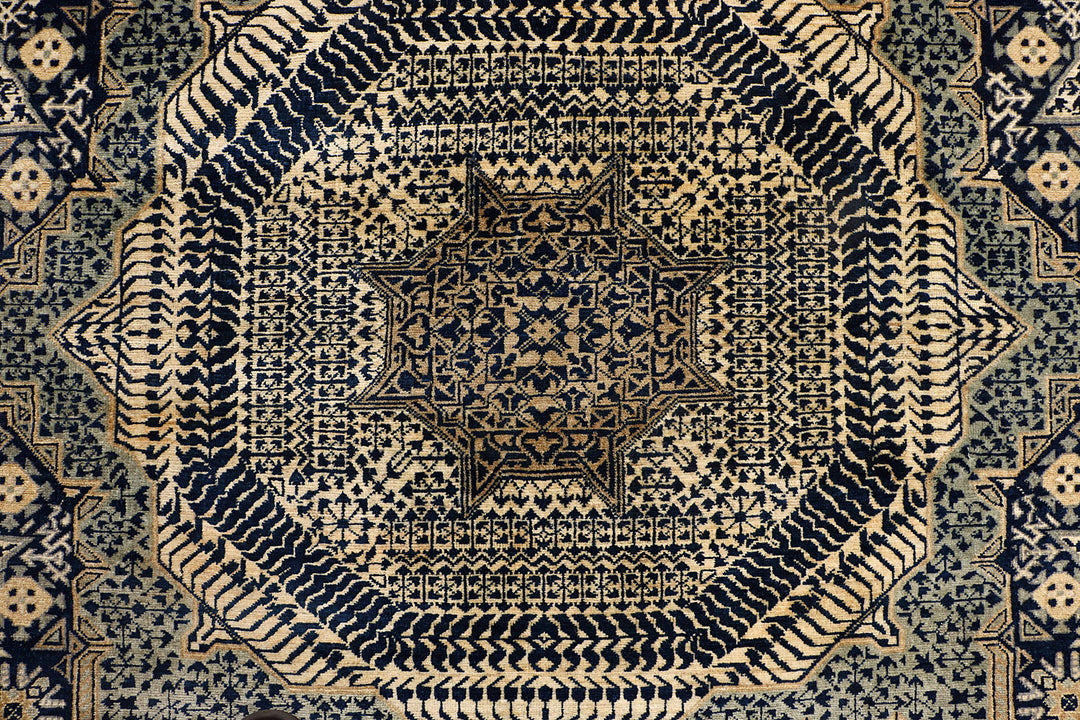 Black Mamluk 8'  1" x 9'  7" - No. QA11700