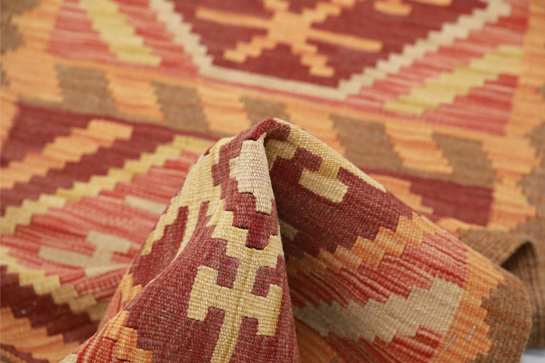 Kilim 1’ 7″ x 6’ 7″ - No. AV25731 - ALRUG Rug Store