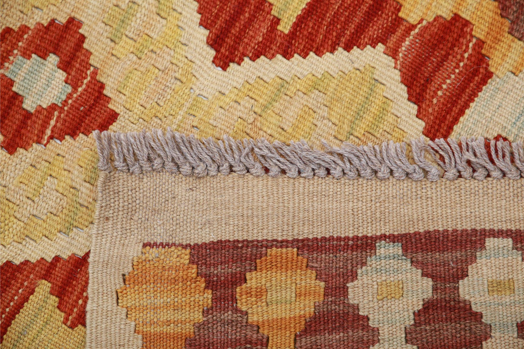 Kilim 2’ 2″ x 4’ 8″ - No. AV35044 - ALRUG Rug Store