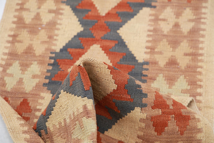 Kilim 1’ 8″ x 6’ 6″ - No. AV38470 - ALRUG Rug Store