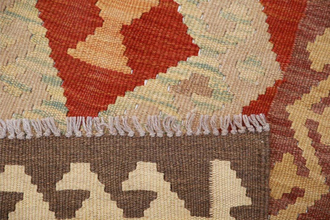 Kilim 1’ 11” x 6’ 9″ - No. AV16961 - ALRUG Rug Store