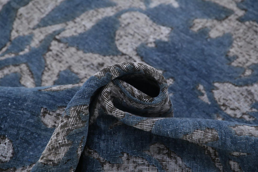 Onyx 5’ 9″ x 8’ 0″ - No. AV68198 - ALRUG Rug Store