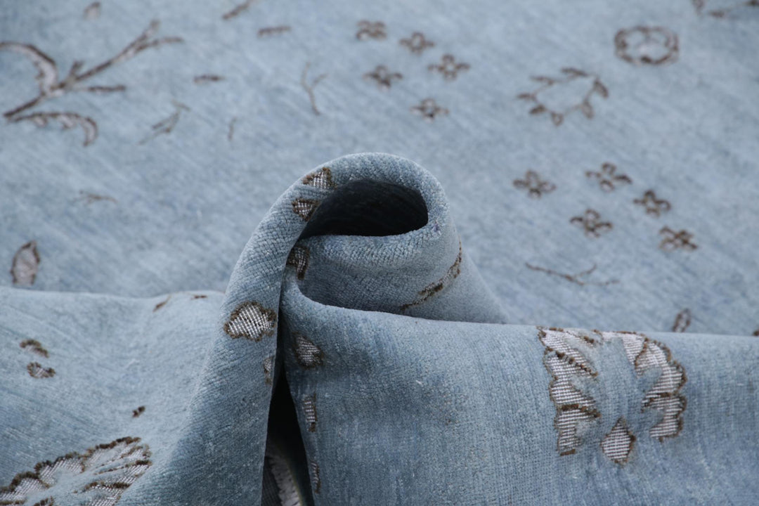 Onyx 6’ 11” x 9’ 9″ - No. AV55567 - ALRUG Rug Store