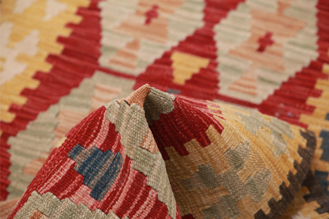 Kilim 2’ 1″ x 6’ 5″ - No. AV25783 - ALRUG Rug Store