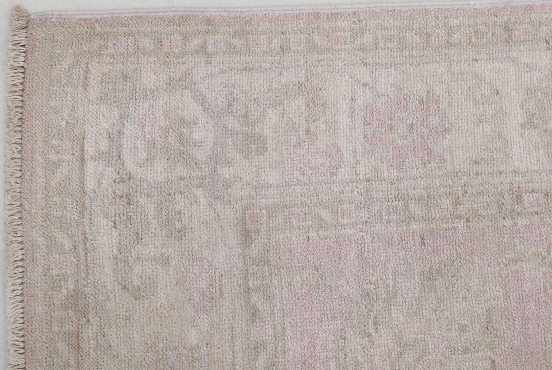 Serenity 3’ 0″ x 4’ 7″ - No. AV80250 - ALRUG Rug Store