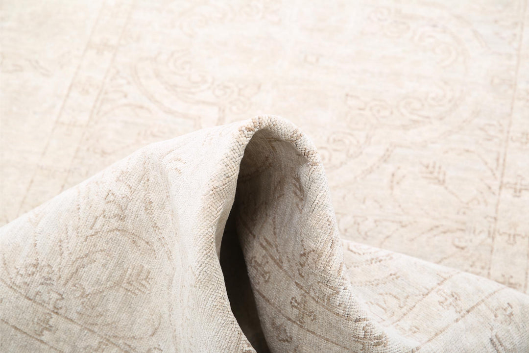 Serenity 3’ 0″ x 10’ 1″ - No. AV74421 - ALRUG Rug Store