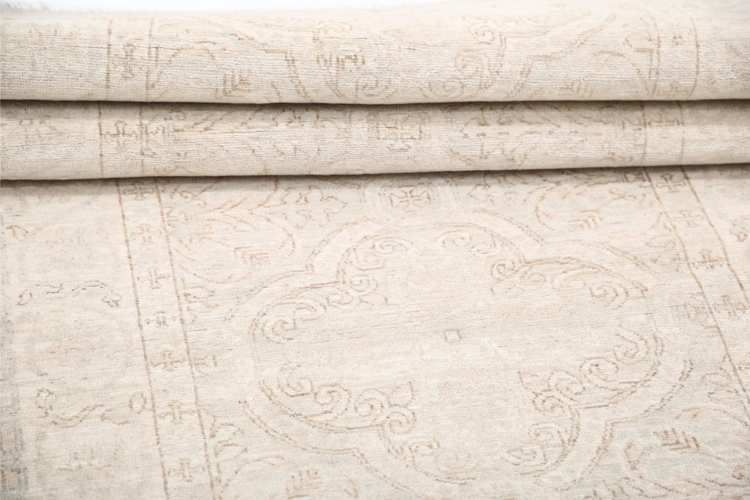 Serenity 3’ 0″ x 10’ 1″ - No. AV74421 - ALRUG Rug Store