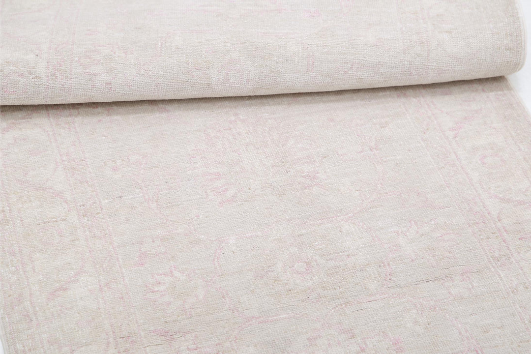 Serenity 2’ 8″ x 8’ 3″ - No. AV75033 - ALRUG Rug Store