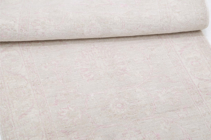 Serenity 2’ 8″ x 8’ 3″ - No. AV75033 - ALRUG Rug Store