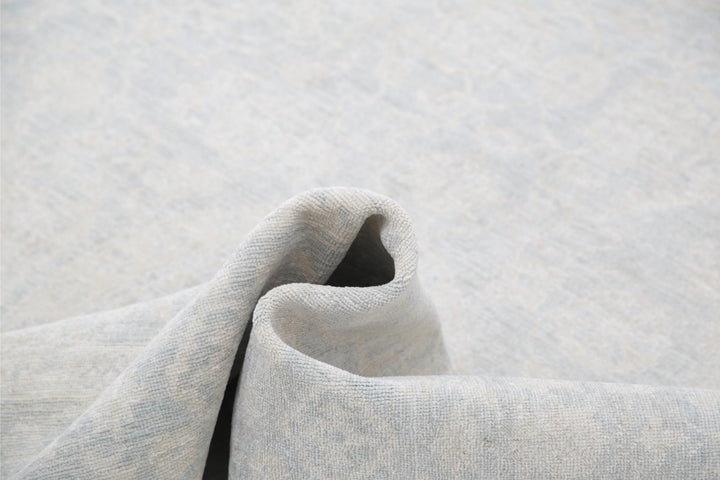 Serenity 5’ 11” x 8’ 11” - No. AV62855 - ALRUG Rug Store