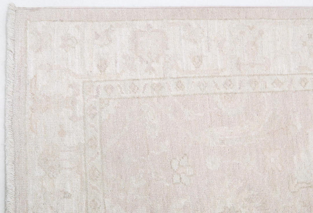 Serenity 2’ 7″ x 7’ 10” - No. AV20282 - ALRUG Rug Store