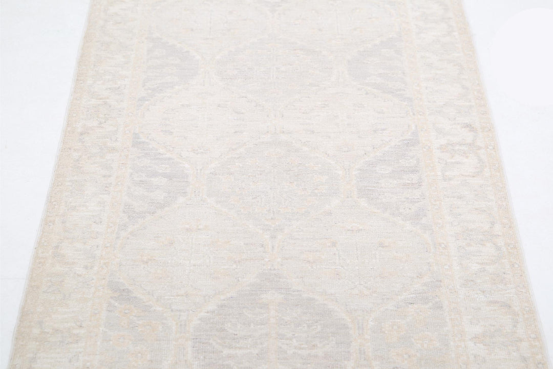 Serenity 2’ 9″ x 6’ 4″ - No. AV24871 - ALRUG Rug Store