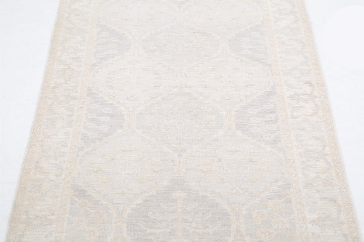 Serenity 2’ 9″ x 6’ 4″ - No. AV24871 - ALRUG Rug Store