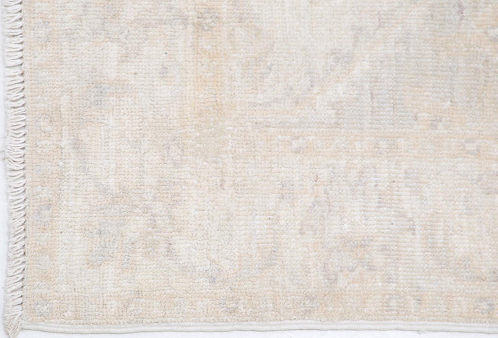 Serenity 2’ 9″ x 6’ 4″ - No. AV24871 - ALRUG Rug Store