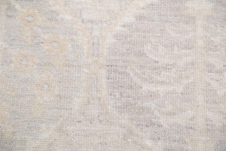 Serenity 2’ 9″ x 6’ 4″ - No. AV24871 - ALRUG Rug Store