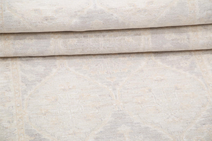 Serenity 2’ 9″ x 6’ 4″ - No. AV24871 - ALRUG Rug Store