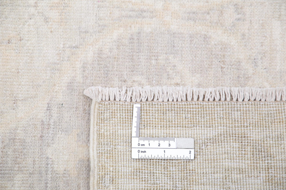 Serenity 2’ 9″ x 6’ 4″ - No. AV24871 - ALRUG Rug Store