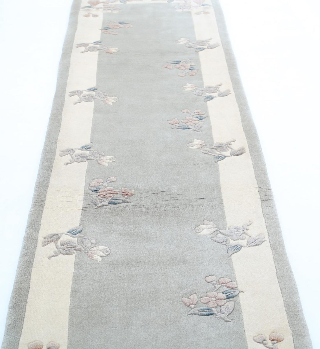 Chinese 2’ 6″ x 10’ 1″ - No. AV43582 - ALRUG Rug Store