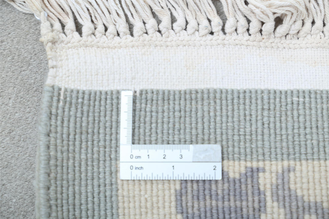 Chinese 2’ 6″ x 10’ 1″ - No. AV43582 - ALRUG Rug Store