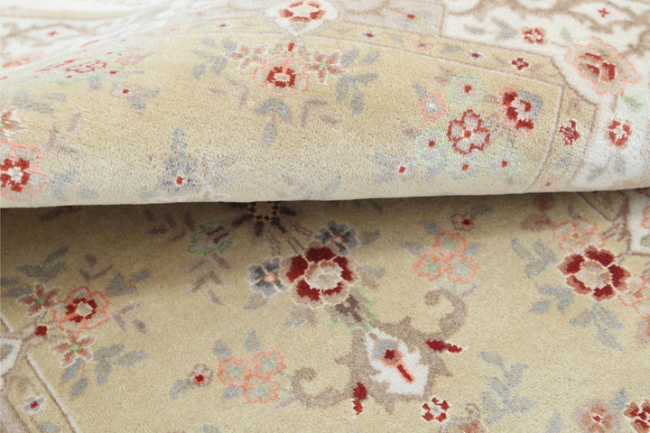 Agra 2’ 0″ x 4’ 2″ - No. AV54376 - ALRUG Rug Store