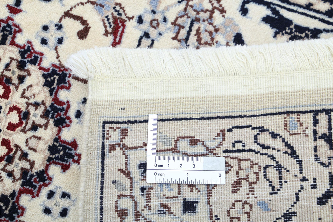 Heritage 2’ 0″ x 3’ 10” - No. AV82223 - ALRUG Rug Store