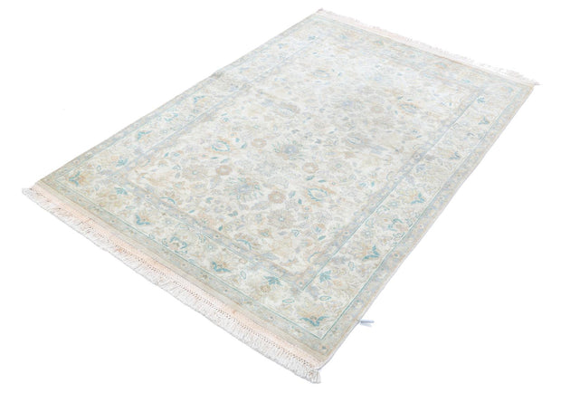 Agra 3’ 11” x 6’ 0″ - No. AV24187 - ALRUG Rug Store