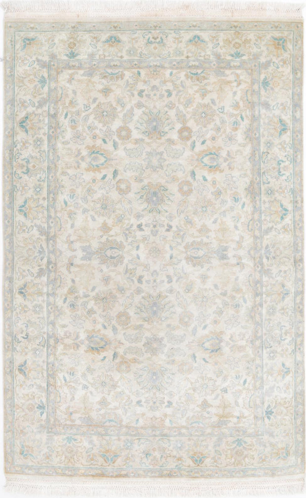 Agra 3’ 11” x 6’ 0″ - No. AV24187 - ALRUG Rug Store