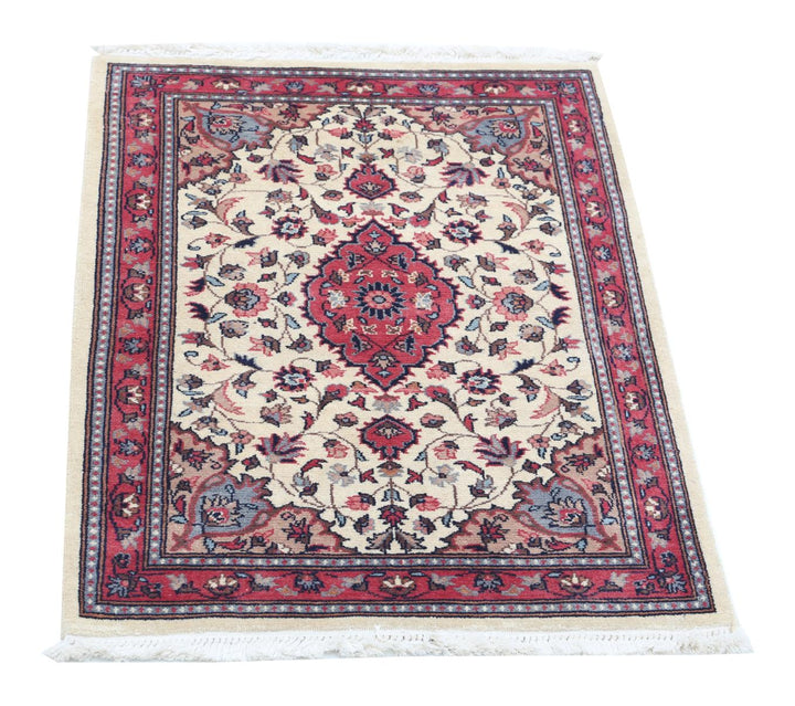 Heritage 2’ 1″ x 3’ 1″ - No. AV32815 - ALRUG Rug Store
