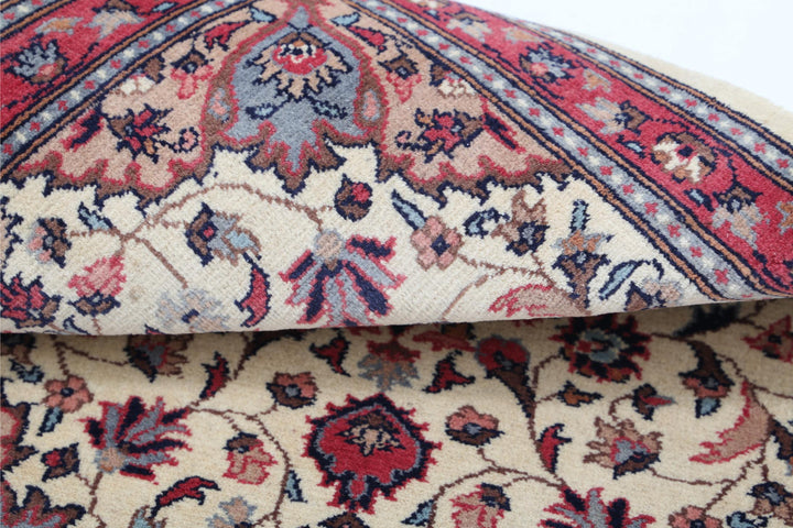 Heritage 2’ 1″ x 3’ 1″ - No. AV32815 - ALRUG Rug Store