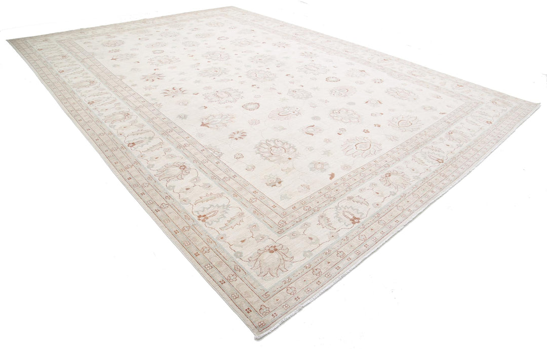 Ivory Pakistani Tabriz Rug 11'9" x 16'10" Hand-Knotted detail