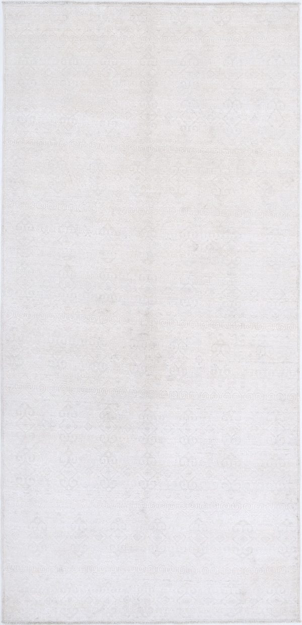 Ivory Pakistani Tabriz Rug 4'6" x 9'6" Hand-Knotted