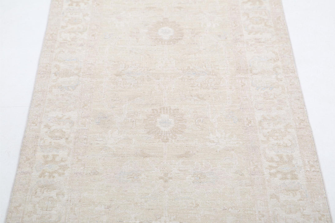 Serenity 2’ 4″ x 6’ 7″ - No. AV93573 - ALRUG Rug Store
