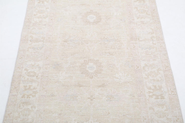 Serenity 2’ 4″ x 6’ 7″ - No. AV93573 - ALRUG Rug Store