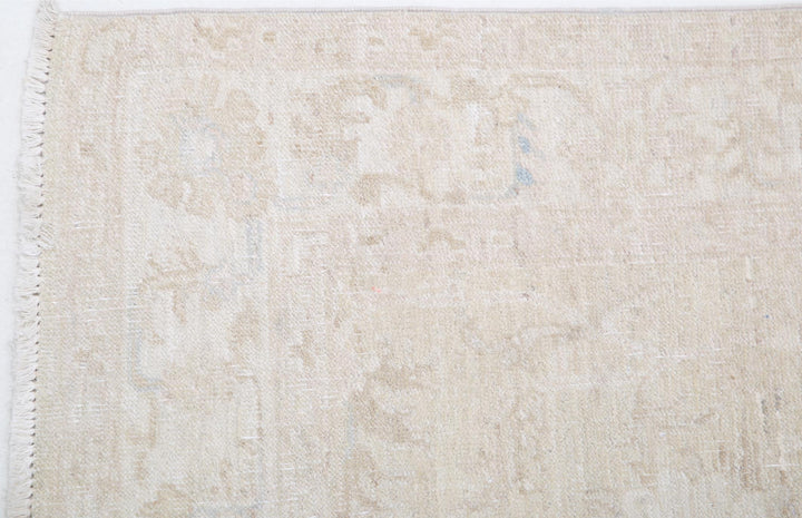 Serenity 2’ 4″ x 6’ 7″ - No. AV93573 - ALRUG Rug Store